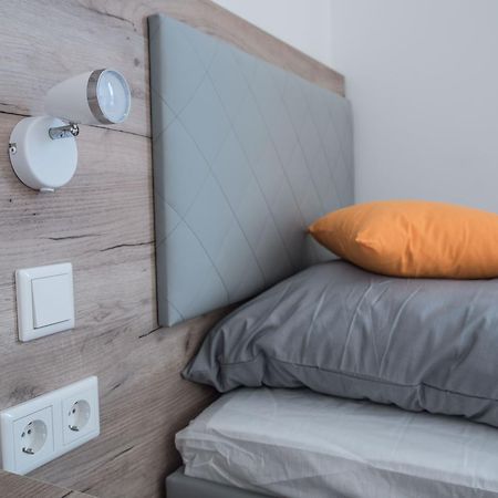 FirstSleep Boardinghouse Griesfeldstrasse München Aparthotel Buitenkant foto